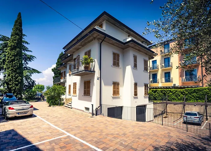 アパート Rosanna