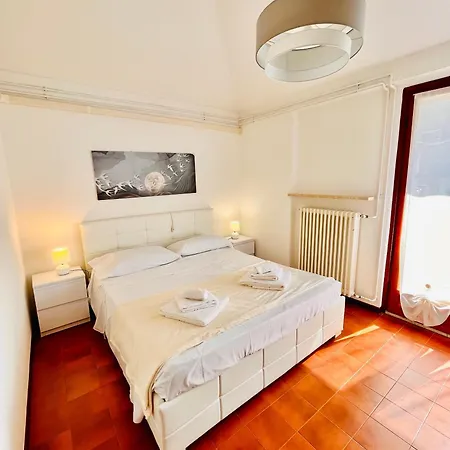 Rosanna Apartment *